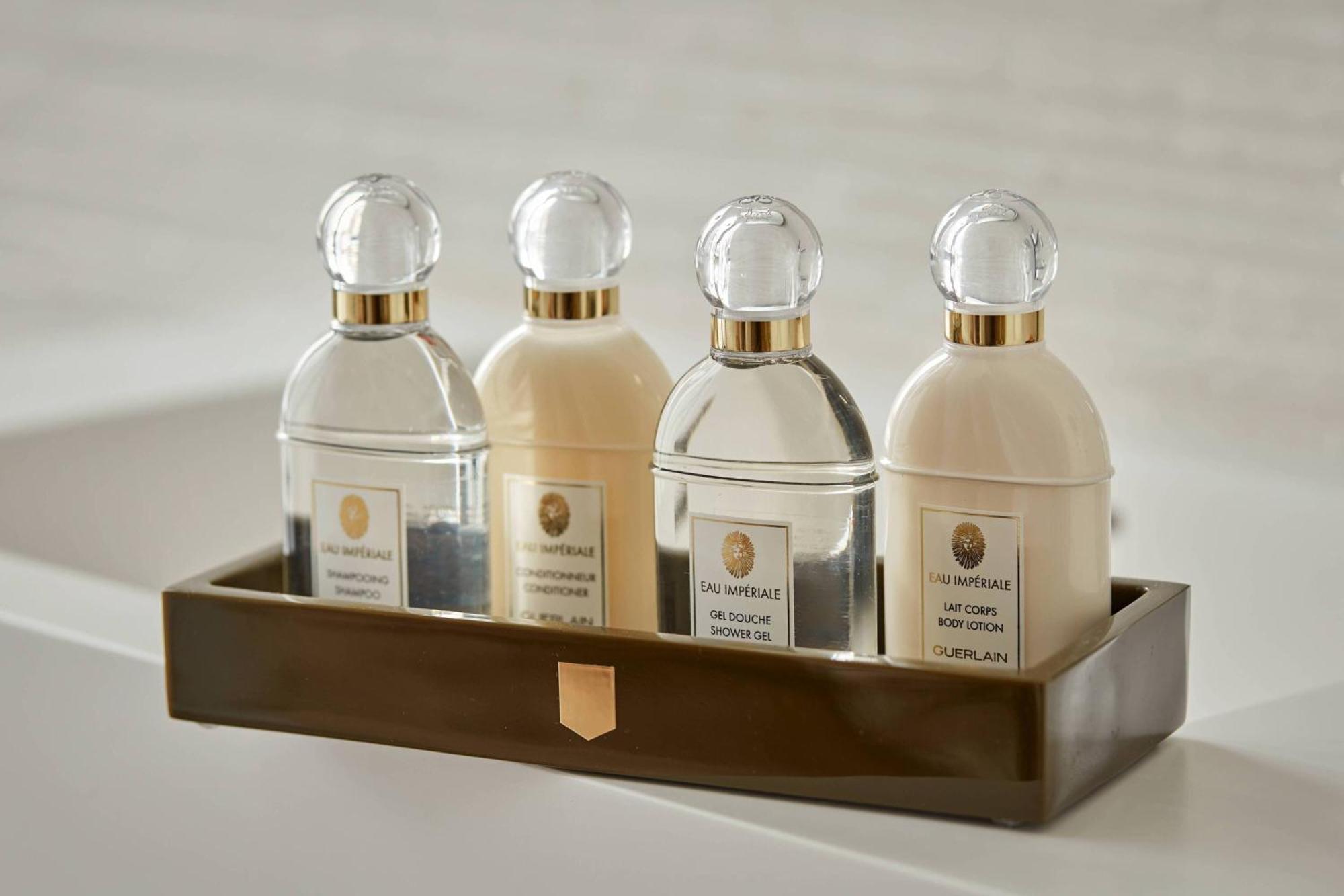 La Caserne Chanzy Hotel & Spa, Autograph Collection Reims Dış mekan fotoğraf Guerlain's Les absolus de Guerlain collection