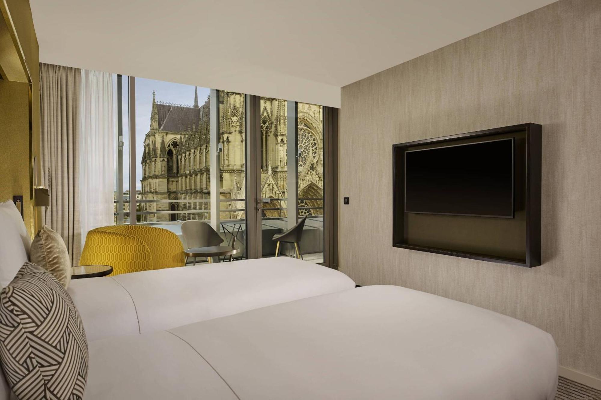 La Caserne Chanzy Hotel & Spa, Autograph Collection Reims Dış mekan fotoğraf A room at the hotel