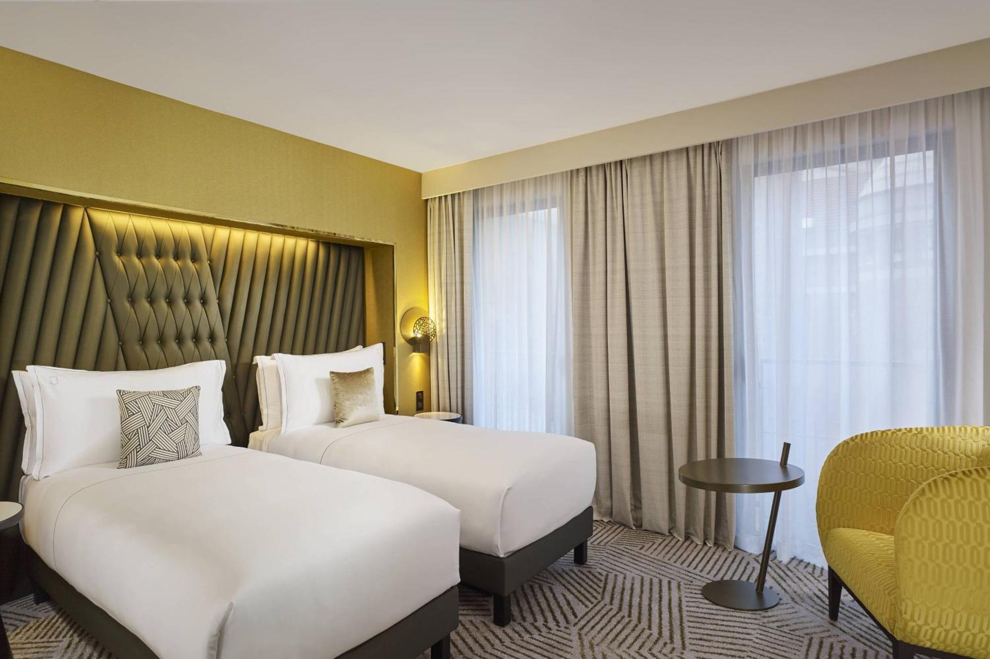 La Caserne Chanzy Hotel & Spa, Autograph Collection Reims Dış mekan fotoğraf A room at the hotel