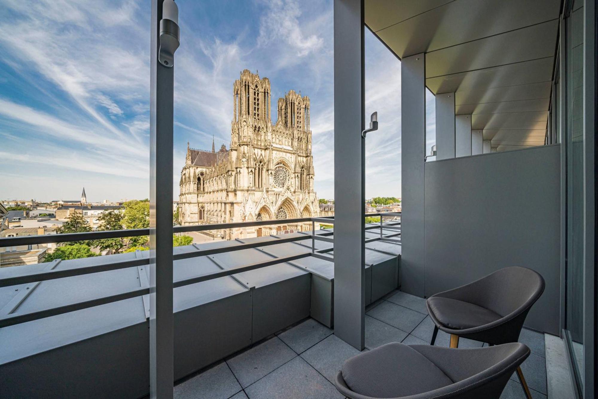 La Caserne Chanzy Hotel & Spa, Autograph Collection Reims Dış mekan fotoğraf The view from the rooftop terrace